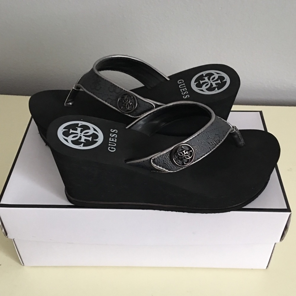 🚫SOLD🚫Guess Sarraly Eva Platform Slides☀️